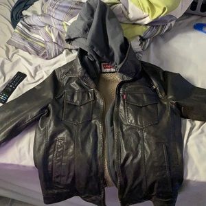 Levi leather jacket worn a handful of times no damage to it like brand new